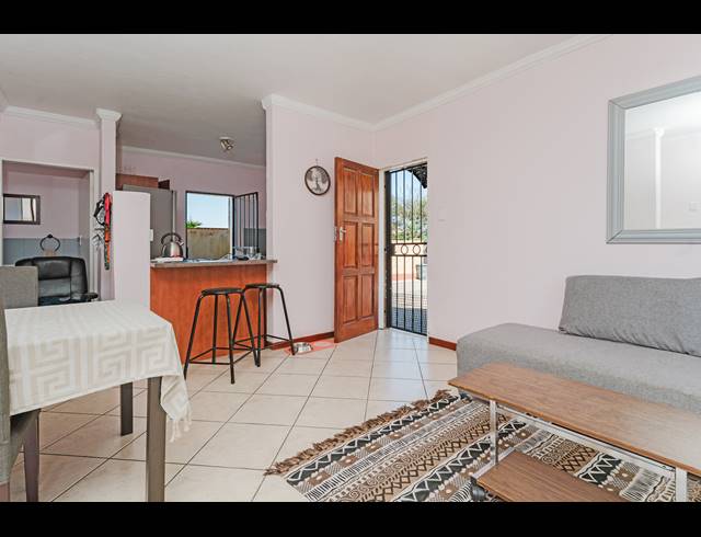 2 BEDROOM TOWNHOUSE FOR SALE IN HALFWAY GARDENS